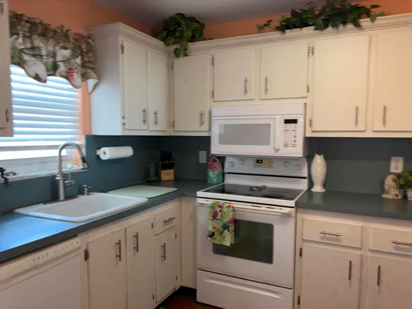 $2,400 | Undisclosed Address, Boynton Beach, FL 33435
