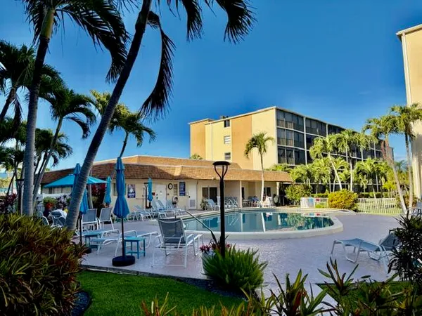 $2,400 | Undisclosed Address, Boynton Beach, FL 33435