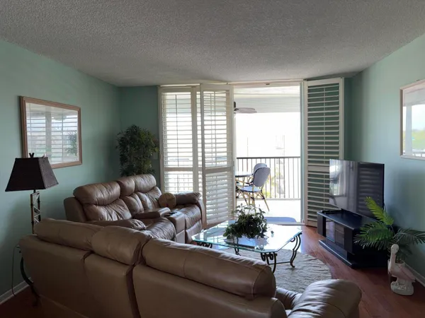 $2,400 | Undisclosed Address, Boynton Beach, FL 33435