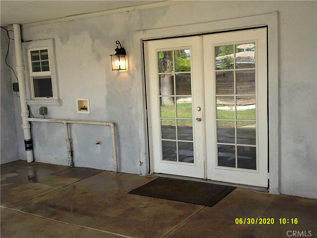 5469 Palm Avenue Riverside, CA 92506 - Photo 30 of 34 Back door