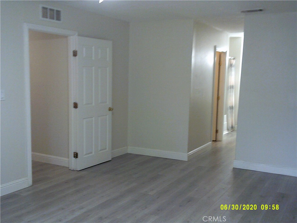 5469 Palm Avenue Riverside, CA 92506 - Photo 4 of 34