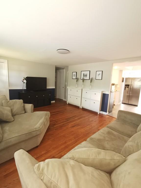 39 Hoover Road Walpole, MA 02081 - Photo 5 of 29 Gallery Image 5