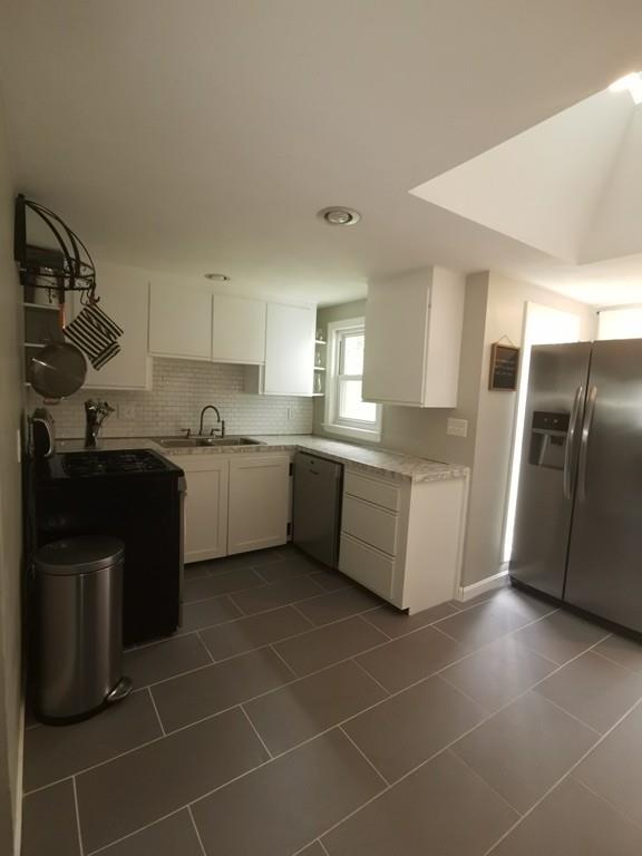 39 Hoover Road Walpole, MA 02081 - Photo 7 of 29 Gallery Image 7