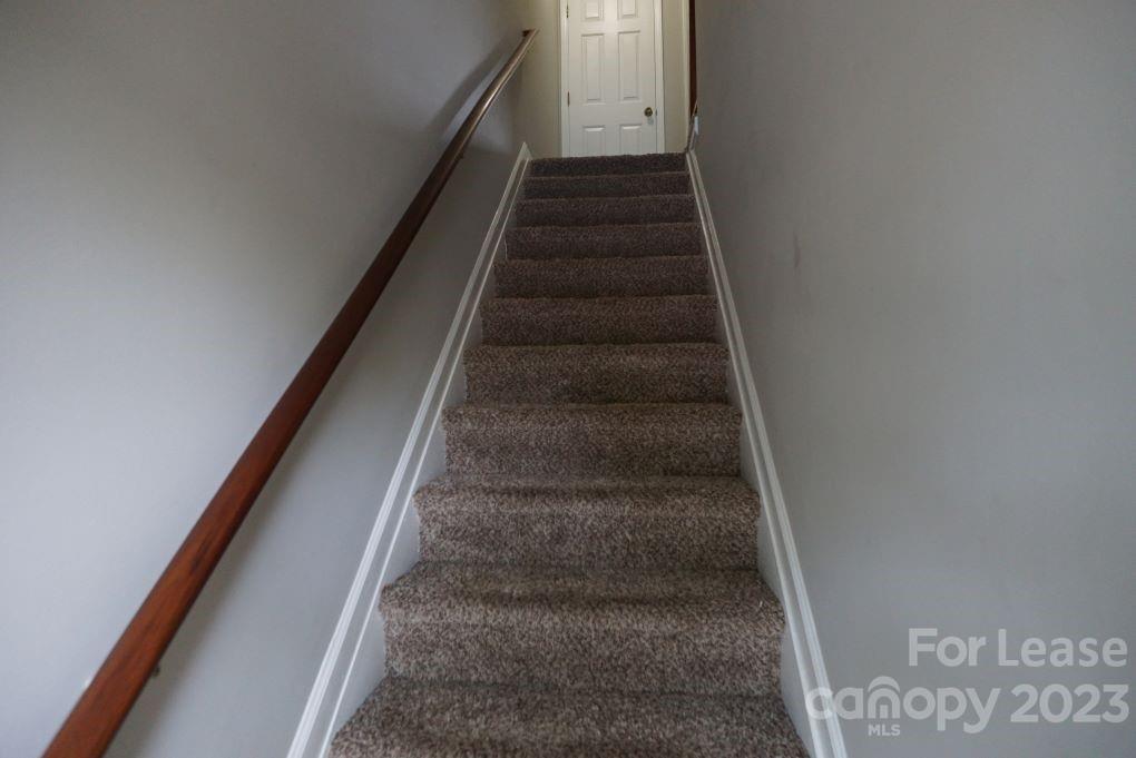 1105 3rd Avenue Southwest Hickory, NC 28602 - Photo 6 of 10 a view of entryway