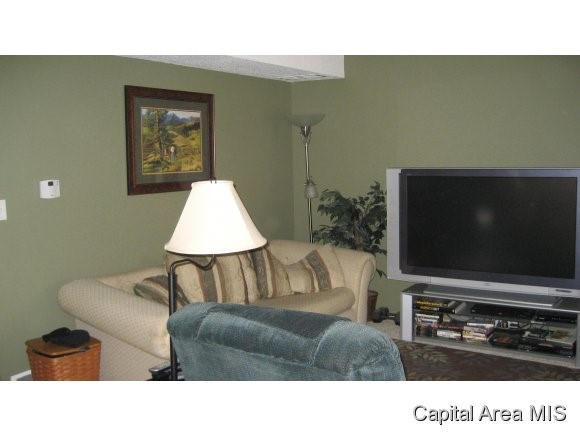30 Trailridge Lane Springfield, IL 62704 - Photo 2 of 17 Gallery Image 2
