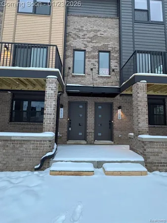 $2,600 | 23616 Parkview Lane, Unit 27, Farmington, MI 48336