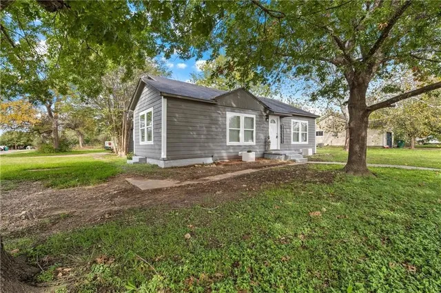 $188,000 | 1401 East Texas Avenue, Mart, TX 76664