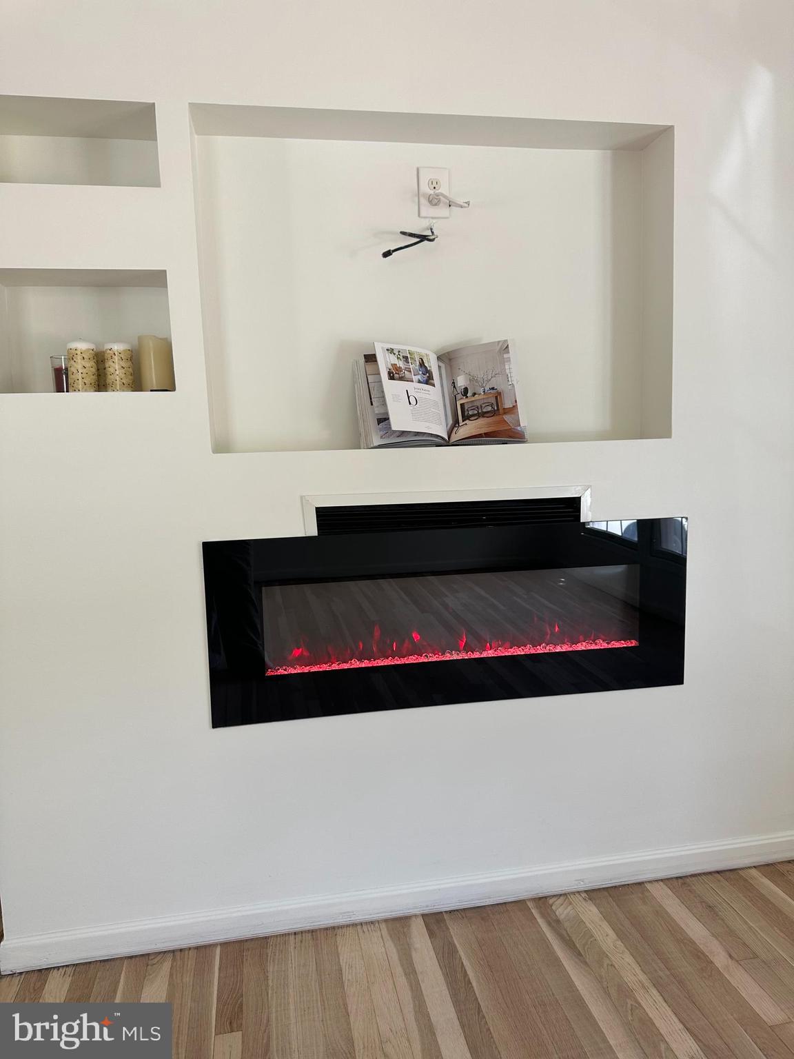 15213 Michigan Rd. Woodbridge, VA 22191 - Photo 13 of 29 ENTERTAINMENT CENTER