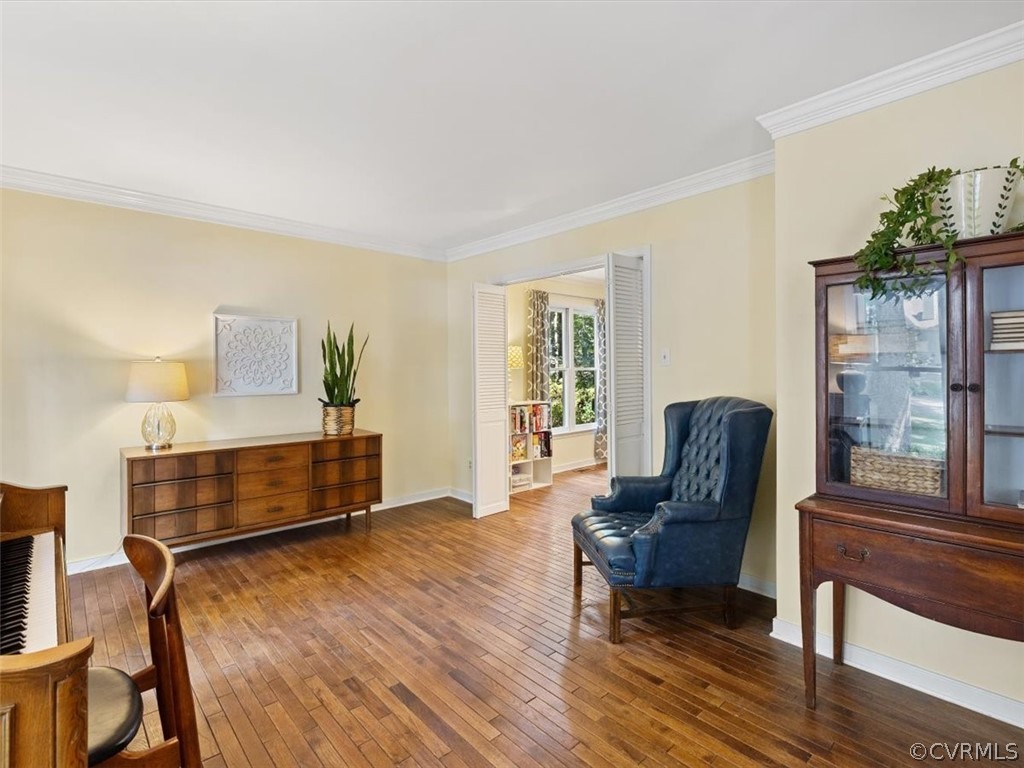 5807 Mill Spring Road Midlothian, VA 23112 - Photo 5 of 33 Living Room with Hardwood Floor