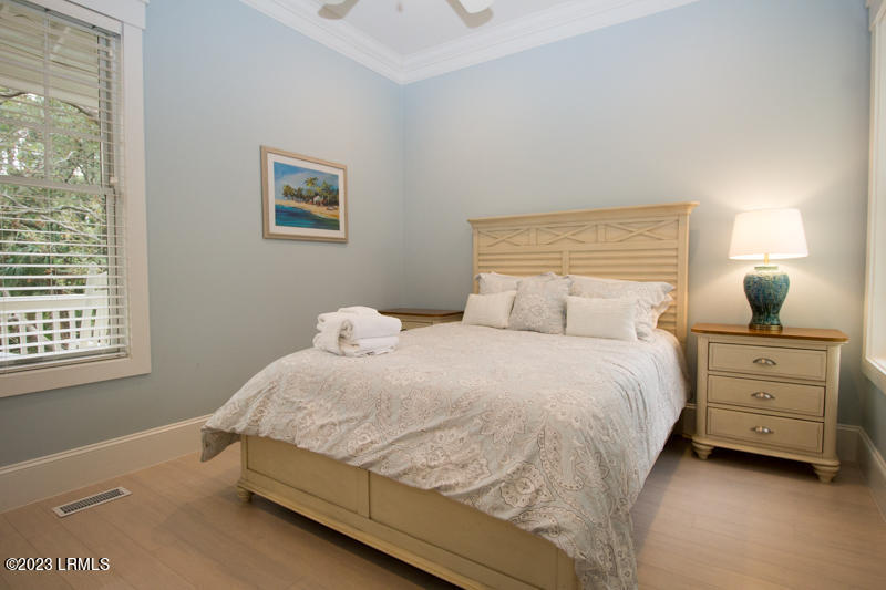 903MD_1bedroom_(1_of_1)