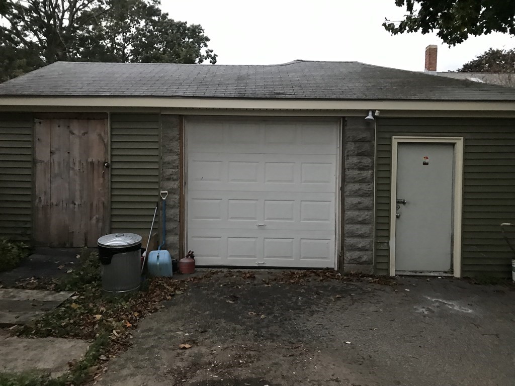833 Jefferson Street Fall River, MA 02721 - Photo 5 of 5 a front view of a house