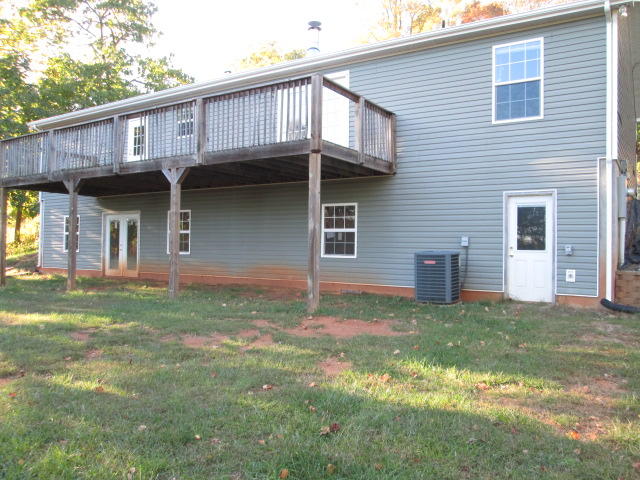 2542 Porters Mountain Road Blue Ridge, VA 24064 - Photo 3 of 31 a backyard of a house