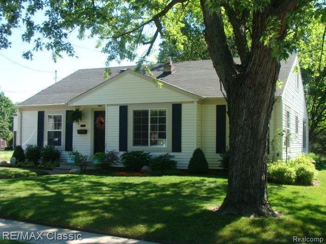 221 South Castell Avenue Rochester, MI 48307 - Photo 2 of 9 FRONT2