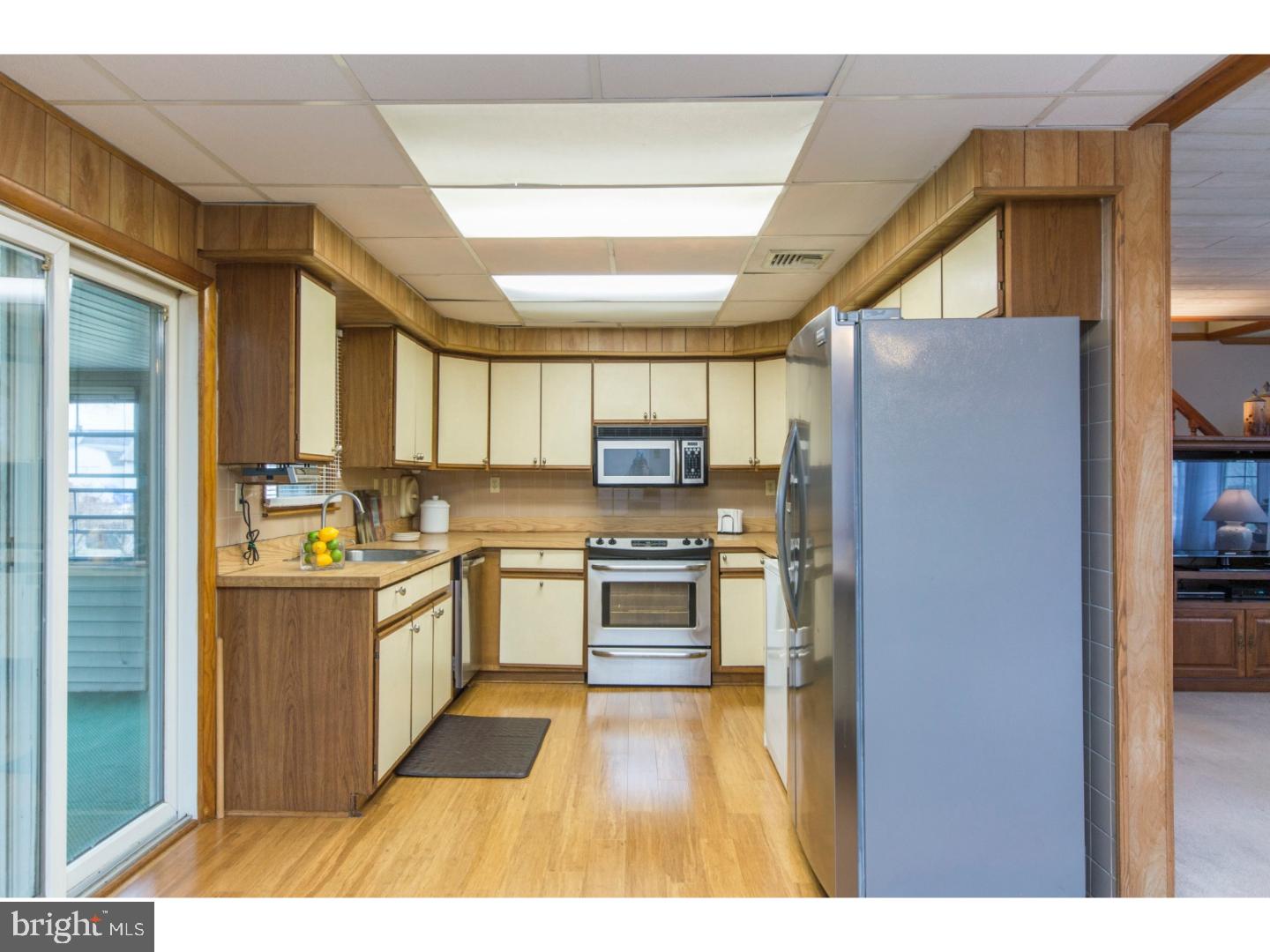 2 Canary Road Levittown, PA 19057 - Photo 8 of 25 Kitchen