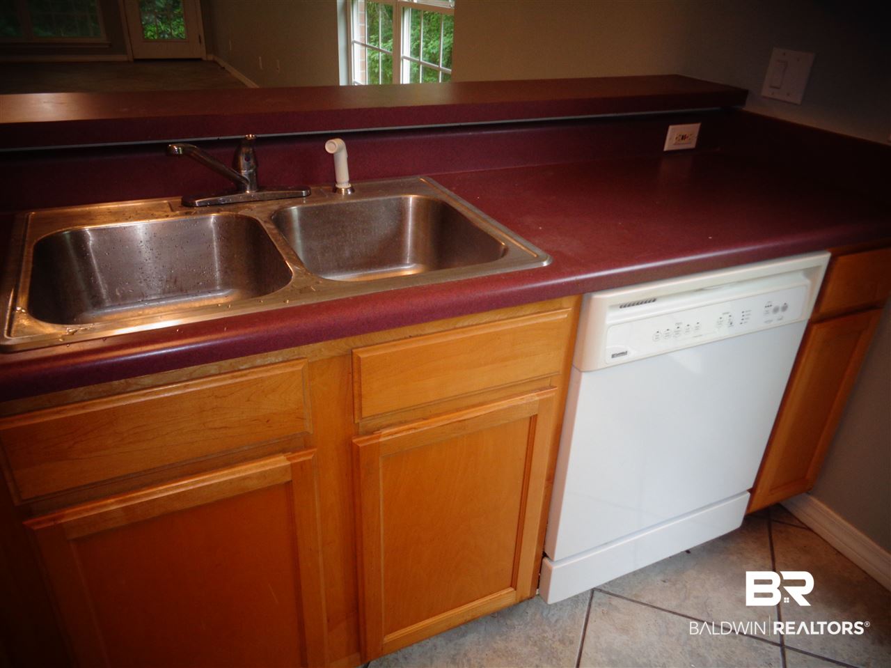 27020 Lake Road Orange Beach, AL 36561 - Photo 6 of 30 Stainless steel double sink, dishwasher