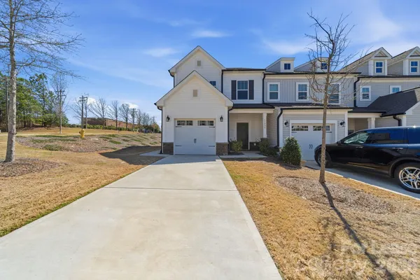 $2,200 | 11936 Basking Drive, Charlotte, NC 28214