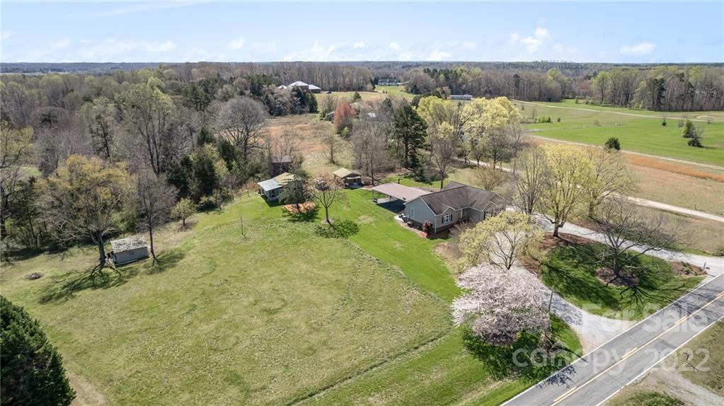 592 Becktown Road Mocksville, NC 27028 - Photo 4 of 41 Gallery Image 4