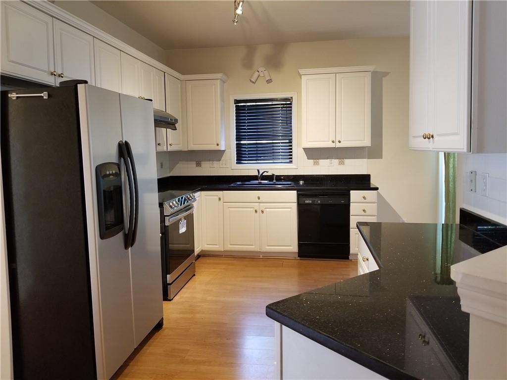 2828 Oglethorpe Run Square Suwanee, GA 30024 - Photo 12 of 46