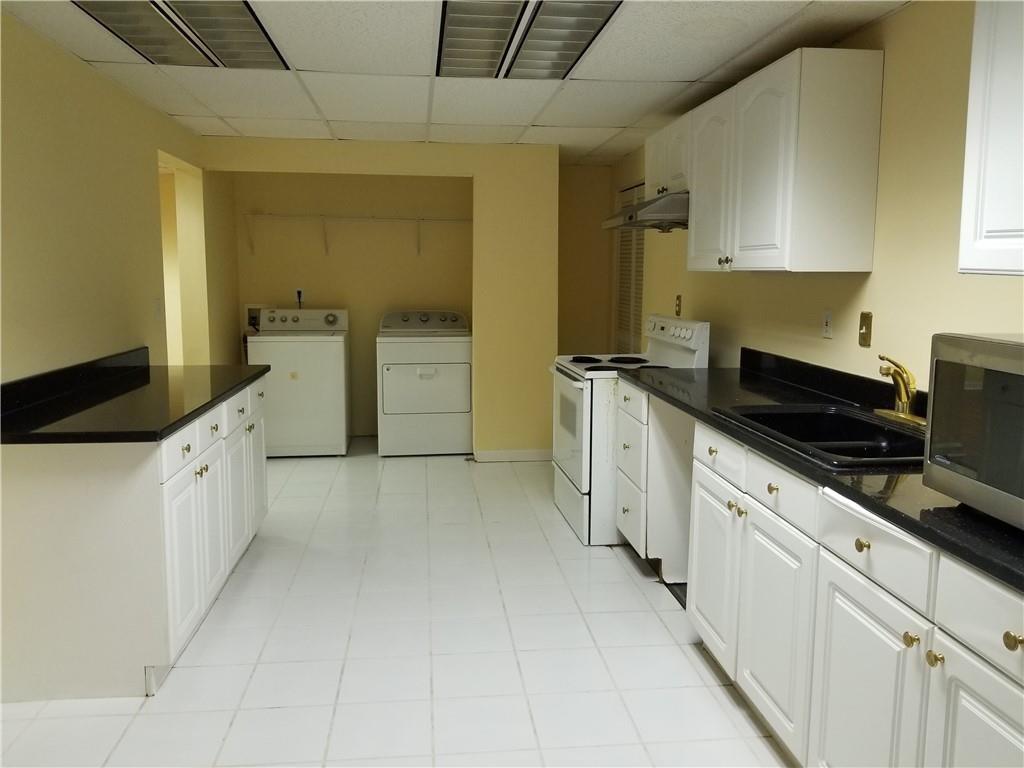 2828 Oglethorpe Run Square Suwanee, GA 30024 - Photo 34 of 46