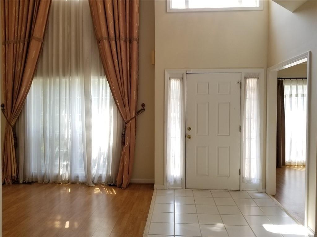 2828 Oglethorpe Run Square Suwanee, GA 30024 - Photo 5 of 46