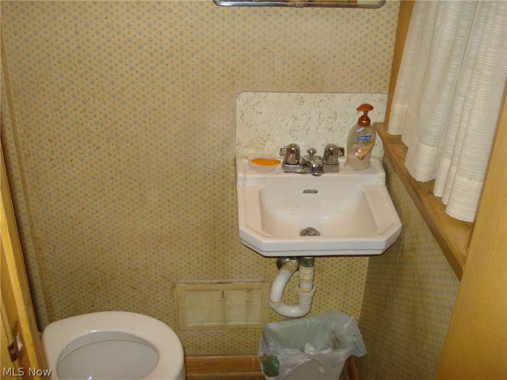 4563 Liberty Road Cleveland, OH 44121 - Photo 24 of 30