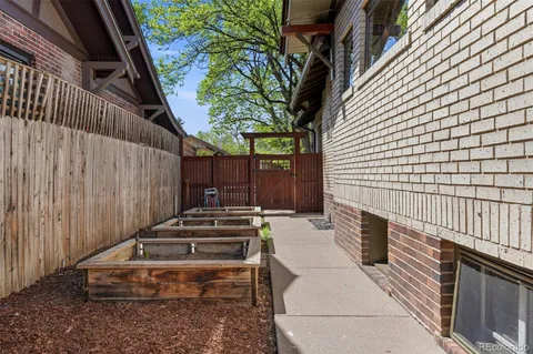 a view of a garage