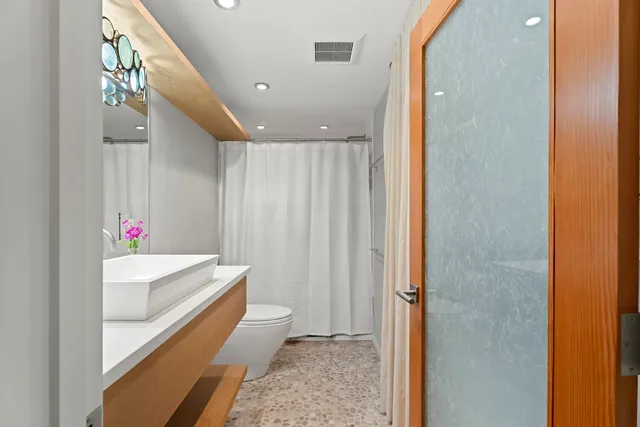 $7,350,000 | 308 S Road, Chilmark, MA 02535