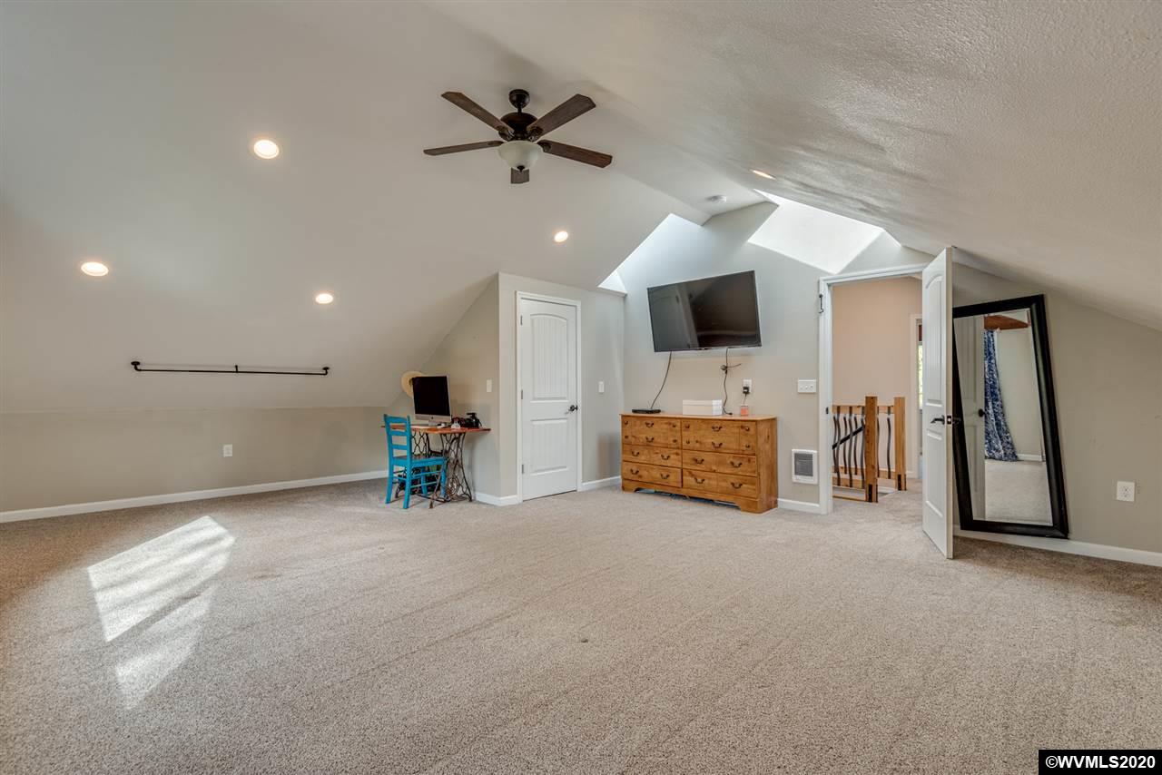 38203 Maple Street Lebanon, OR 97355 - Photo 19 of 42 Gallery Image 19