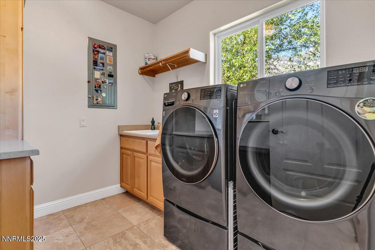 1272 Kingsbury Grade Road Gardnerville, NV 89460 - Photo 41 of 80 042