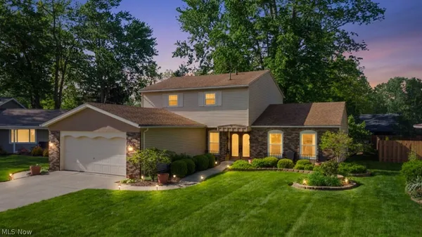 $299,700 | 126 Wilshire Court, Elyria, OH 44035