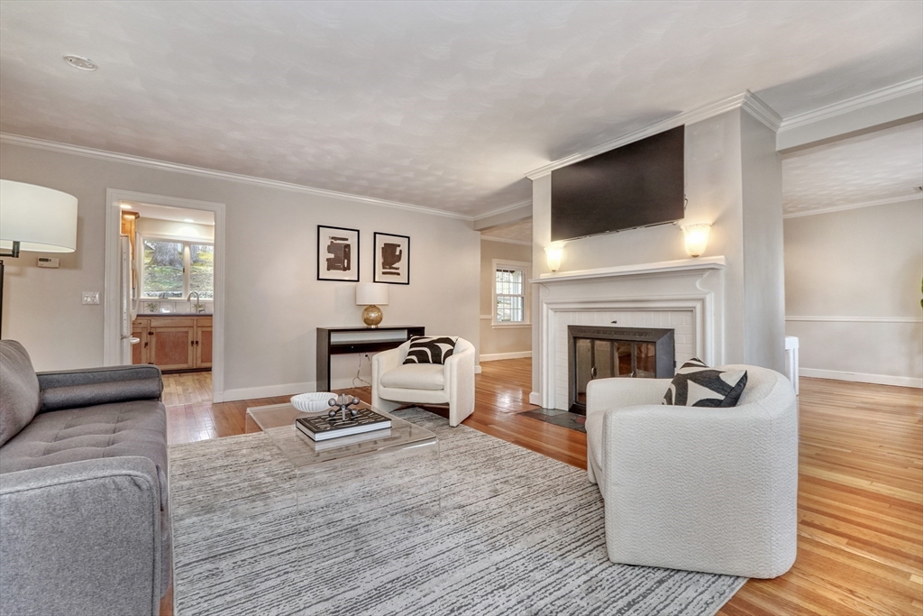 34 Fells Road Winchester, MA 01890 - Photo 4 of 42 Gallery Image 4