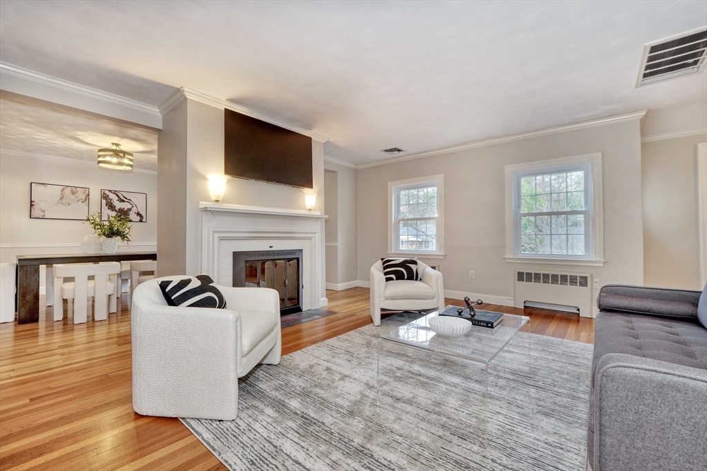 34 Fells Road Winchester, MA 01890 - Photo 6 of 42 Gallery Image 6