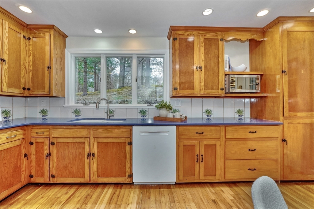 34 Fells Road Winchester, MA 01890 - Photo 7 of 42 Gallery Image 7