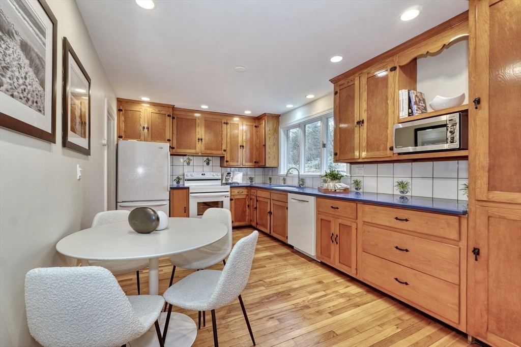 34 Fells Road Winchester, MA 01890 - Photo 9 of 42 Gallery Image 9