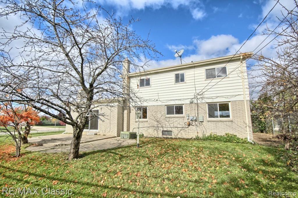 17529 West Thirteen Mile Road Southfield, MI 48076 - Photo 32 of 34 Rear.jpg