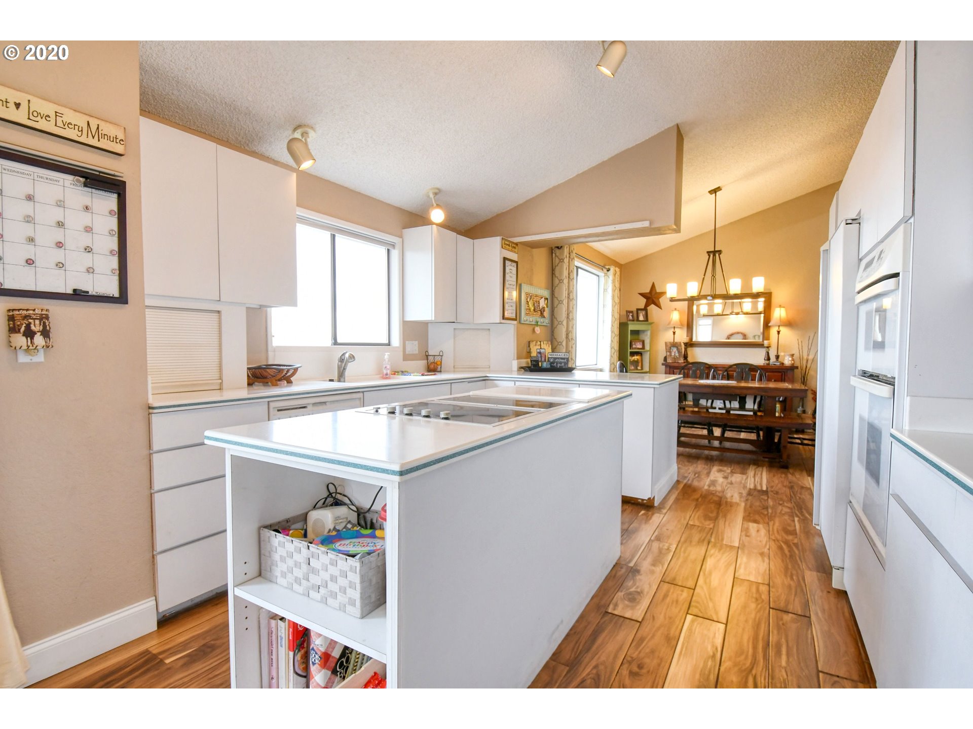 302 Northwest Ingram Lane Pendleton, OR 97801 - Photo 11 of 32 Gallery Image 11