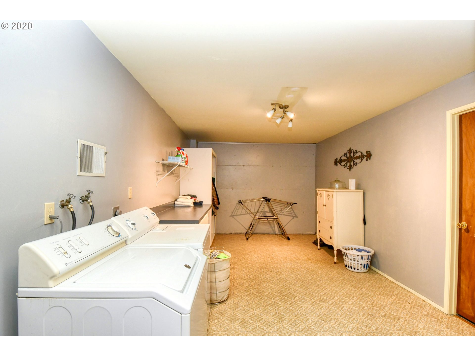 302 Northwest Ingram Lane Pendleton, OR 97801 - Photo 25 of 32 Gallery Image 25