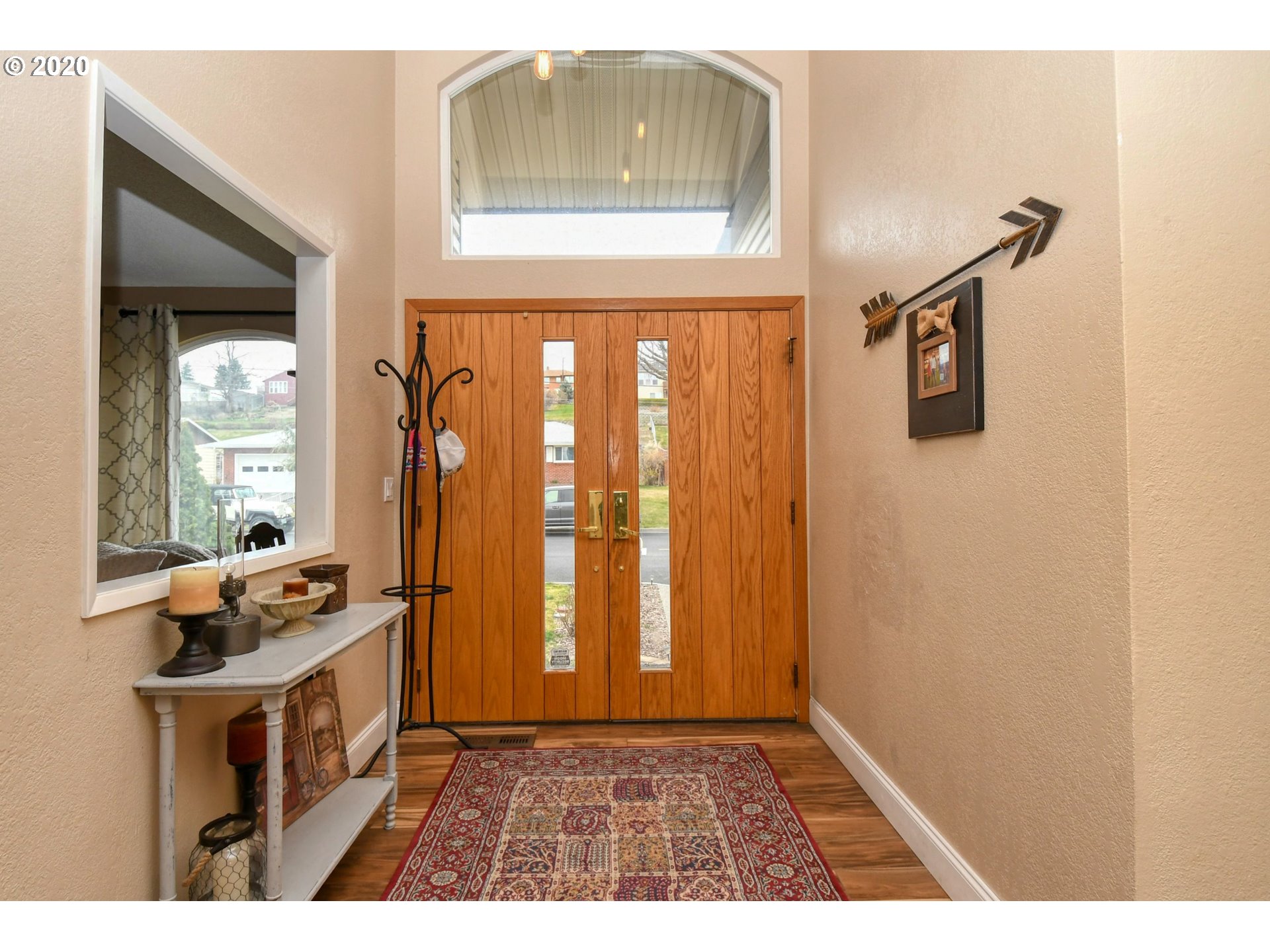 302 Northwest Ingram Lane Pendleton, OR 97801 - Photo 4 of 32 Gallery Image 4