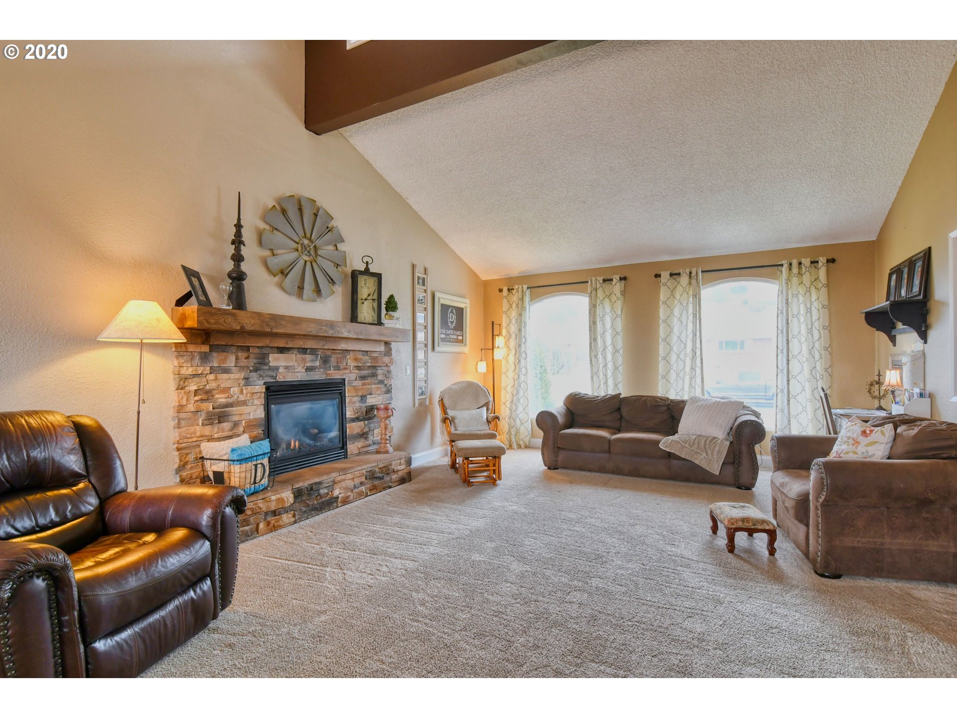 302 Northwest Ingram Lane Pendleton, OR 97801 - Photo 5 of 32 Gallery Image 5