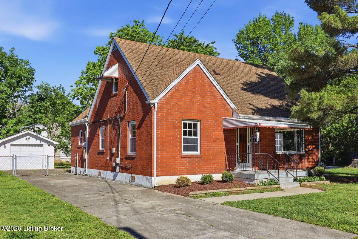 4600 Kiefer Road Louisville, KY 40216 - Photo 32 of 33 How adorable is this house!?