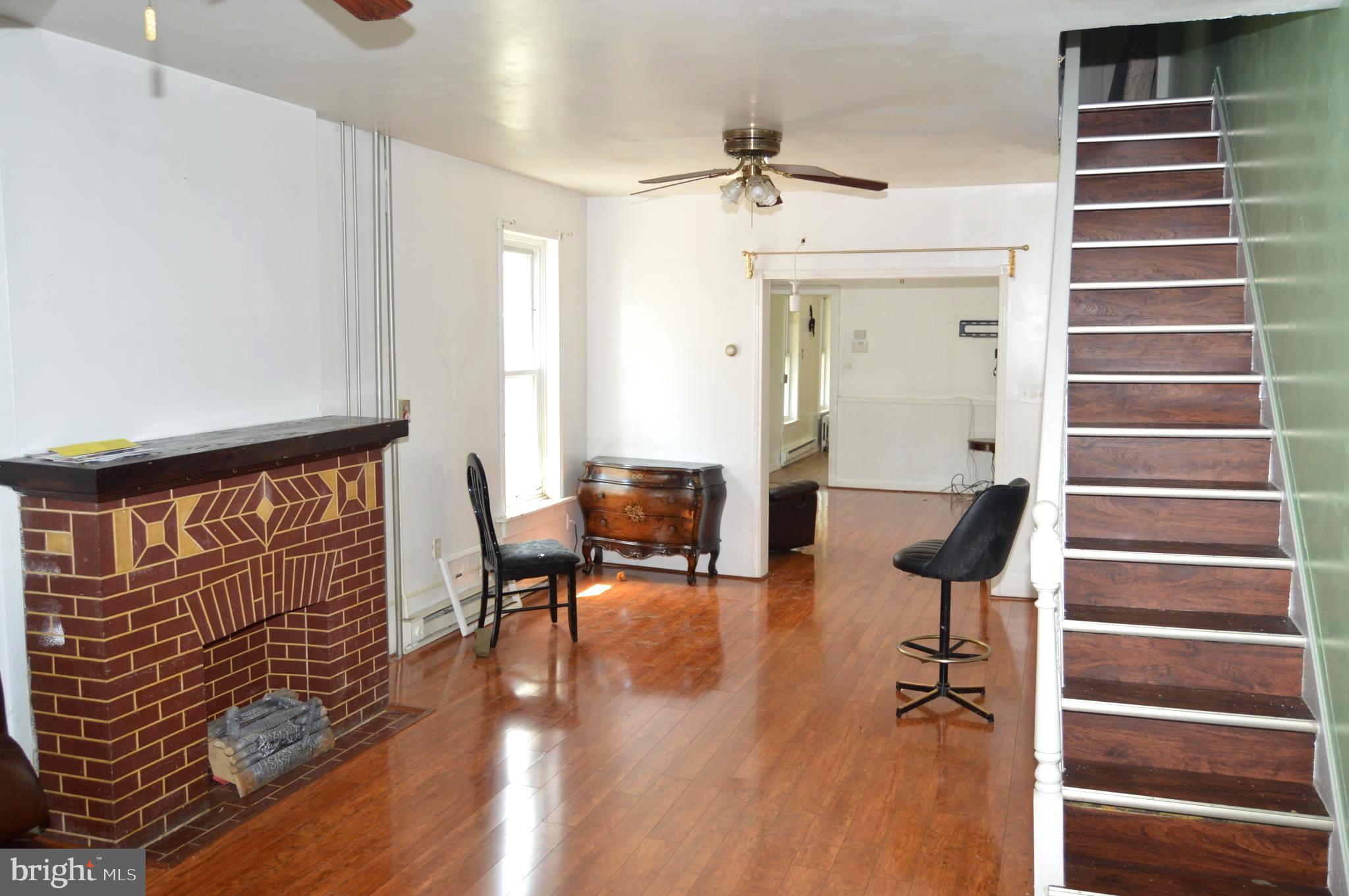 1116 Mulberry Street Reading, PA 19604 - Photo 8 of 26 Large Living Room