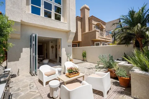 $2,850,000 | 519 10th Street, Huntington Beach, CA 92648