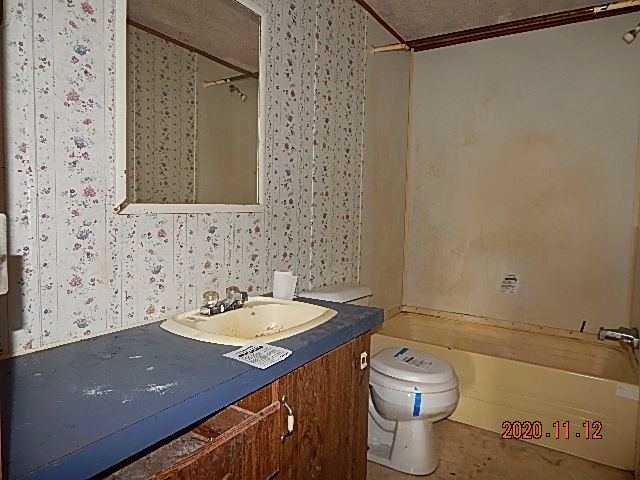 12676 My Way Fairhope, AL 36532 - Photo 16 of 21 Hall Bathroom