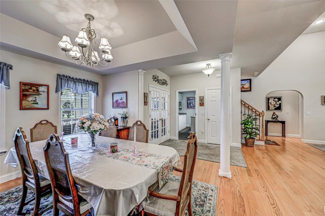 112 Michaels Run Road Stroudsburg, PA 18360 - Photo 10 of 69 Formal Dining room off the entry hallway.