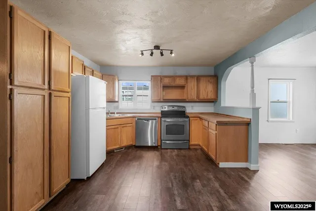$265,000 | 276 North 6th Avenue, Mills, WY 82604