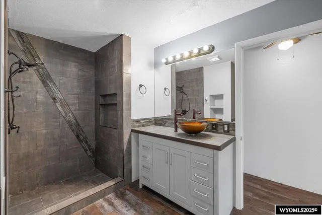 $265,000 | 276 North 6th Avenue, Mills, WY 82604