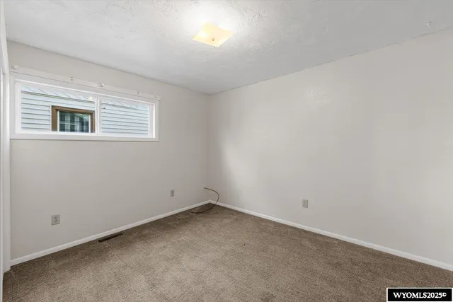 $265,000 | 276 North 6th Avenue, Mills, WY 82604