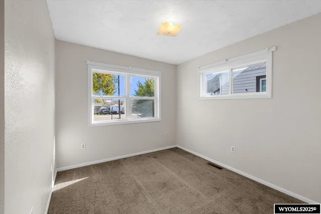 $265,000 | 276 North 6th Avenue, Mills, WY 82604