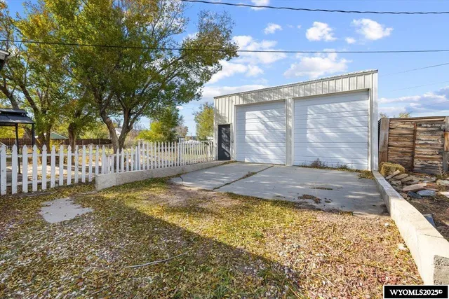 $265,000 | 276 North 6th Avenue, Mills, WY 82604