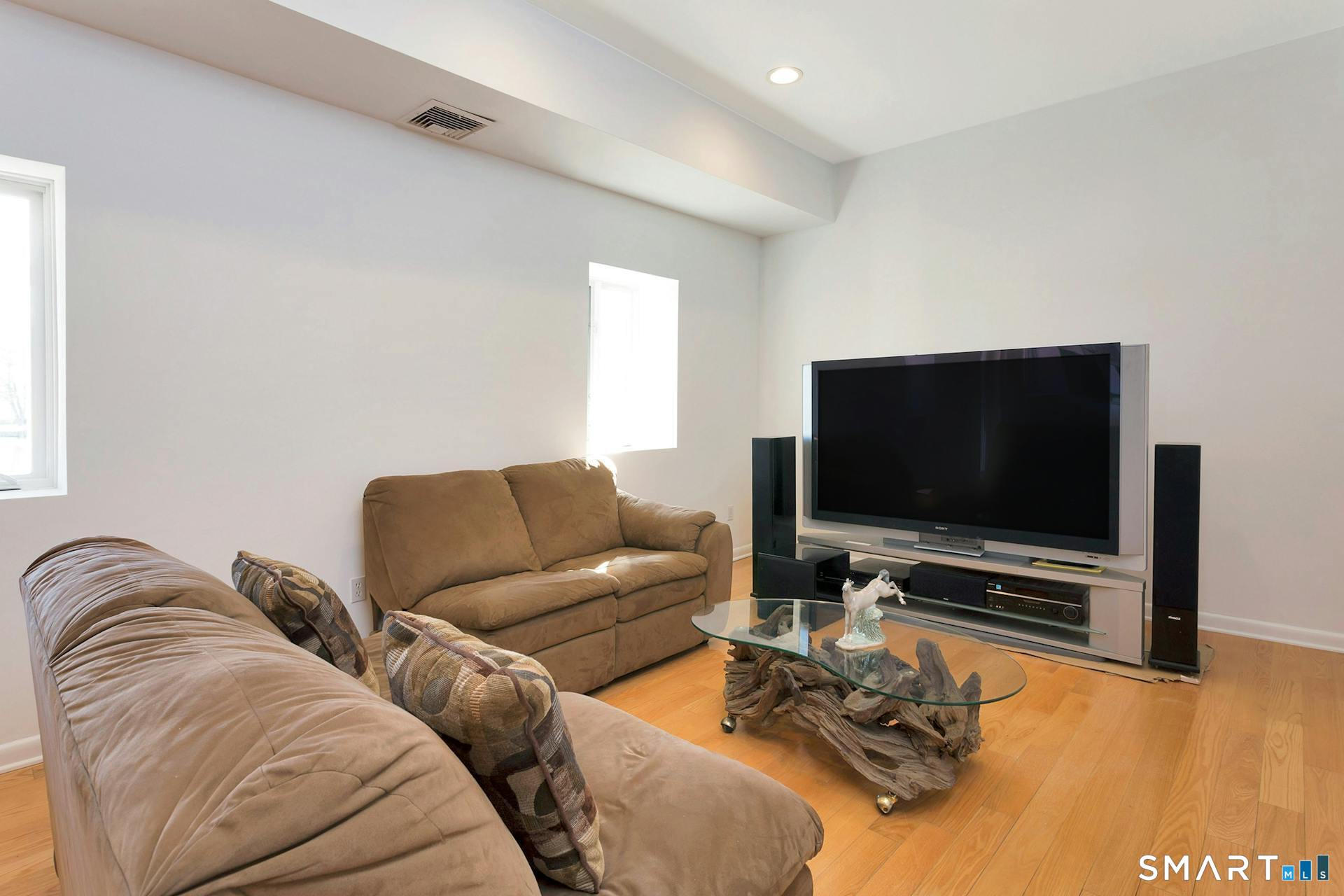192 Frenchtown Road Bridgeport, CT 06606 - Photo 14 of 22 Entertainment room, too